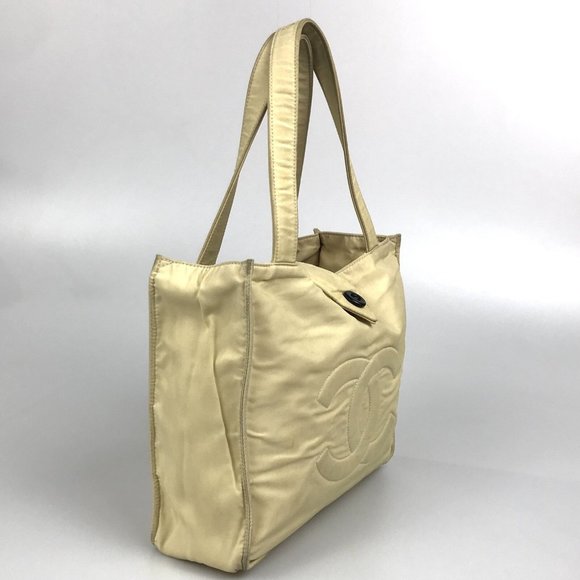 CHANEL HANDBAG NYLON CC Stich - Picture 2 of 16